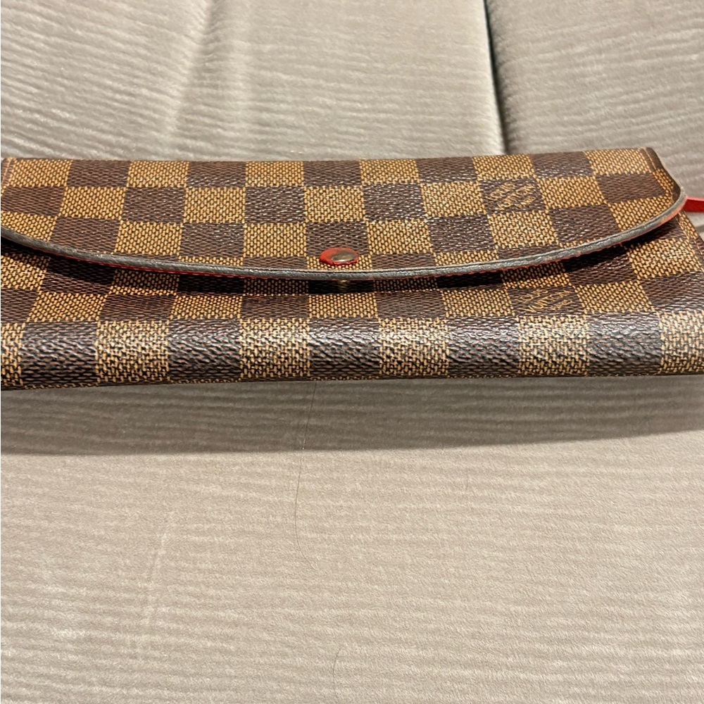 LV Damier Ebene Emilie Wallet Red - Picture 4 of 10